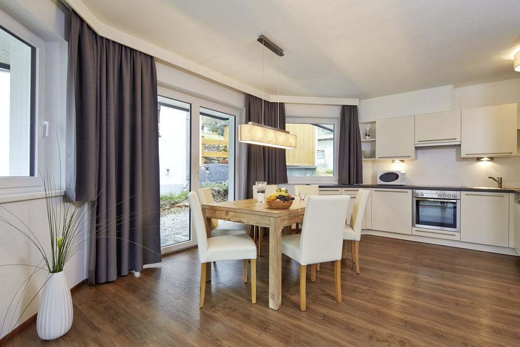 Alpendiamond Ski In & Bike Out Apartments Top 200, 400 & Penthouse 600 솔덴 객실 사진
